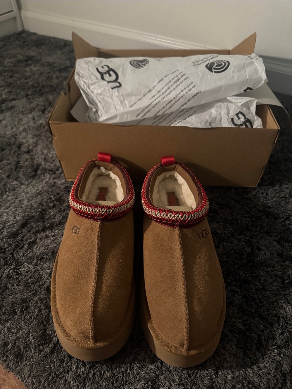 UGG Chestnut Suede Platform Slip- Size 8 - Picture 2 of 12